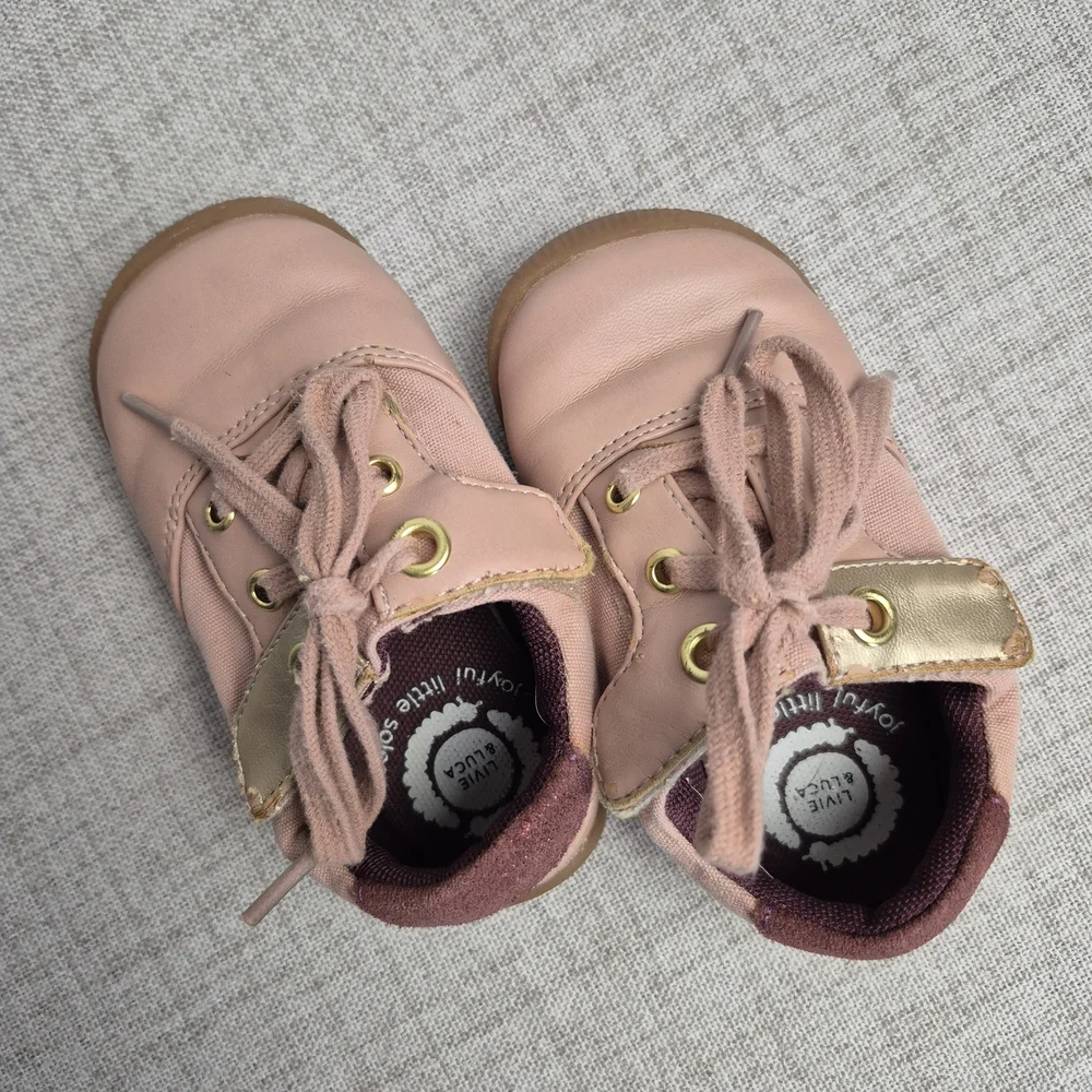 ​Livie & Luca Pink Canvas & Leather Sneakers - Gold Metallic Accent - Size 5M